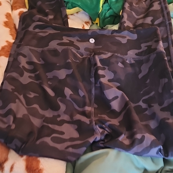 Danskin Black and Gray Camouflage Leggings - Picture 4 of 5